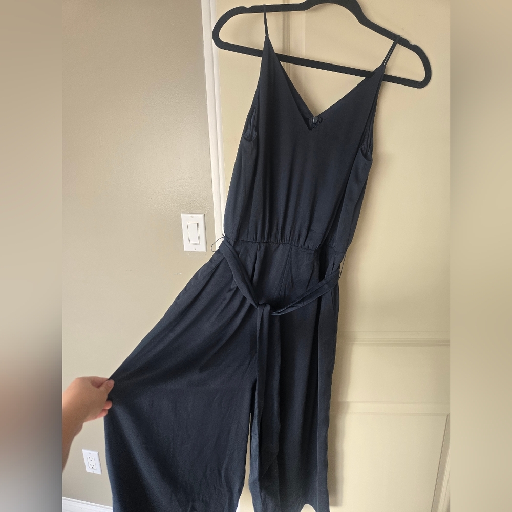 NWOT H&M Sleeveless Jumpsuit (MIDI)
